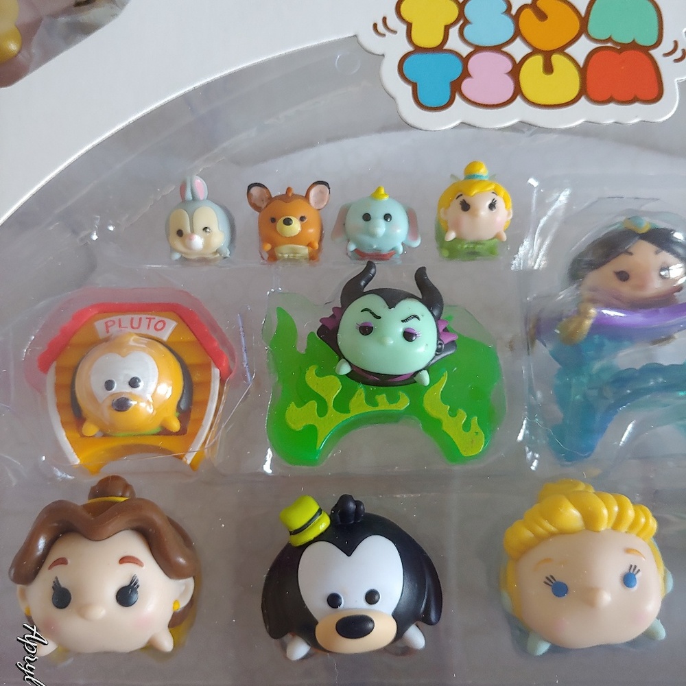🏷Disney Tsum Tsum 24 piece figures NIB Gold - Picture 4 of 7